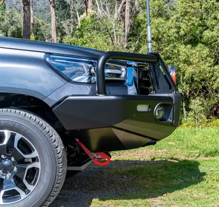 Бампер передний  для Toyota Hilux