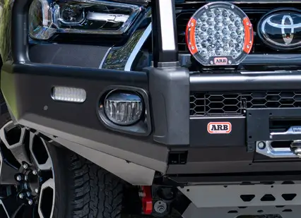 Бампер передний  для Toyota Hilux