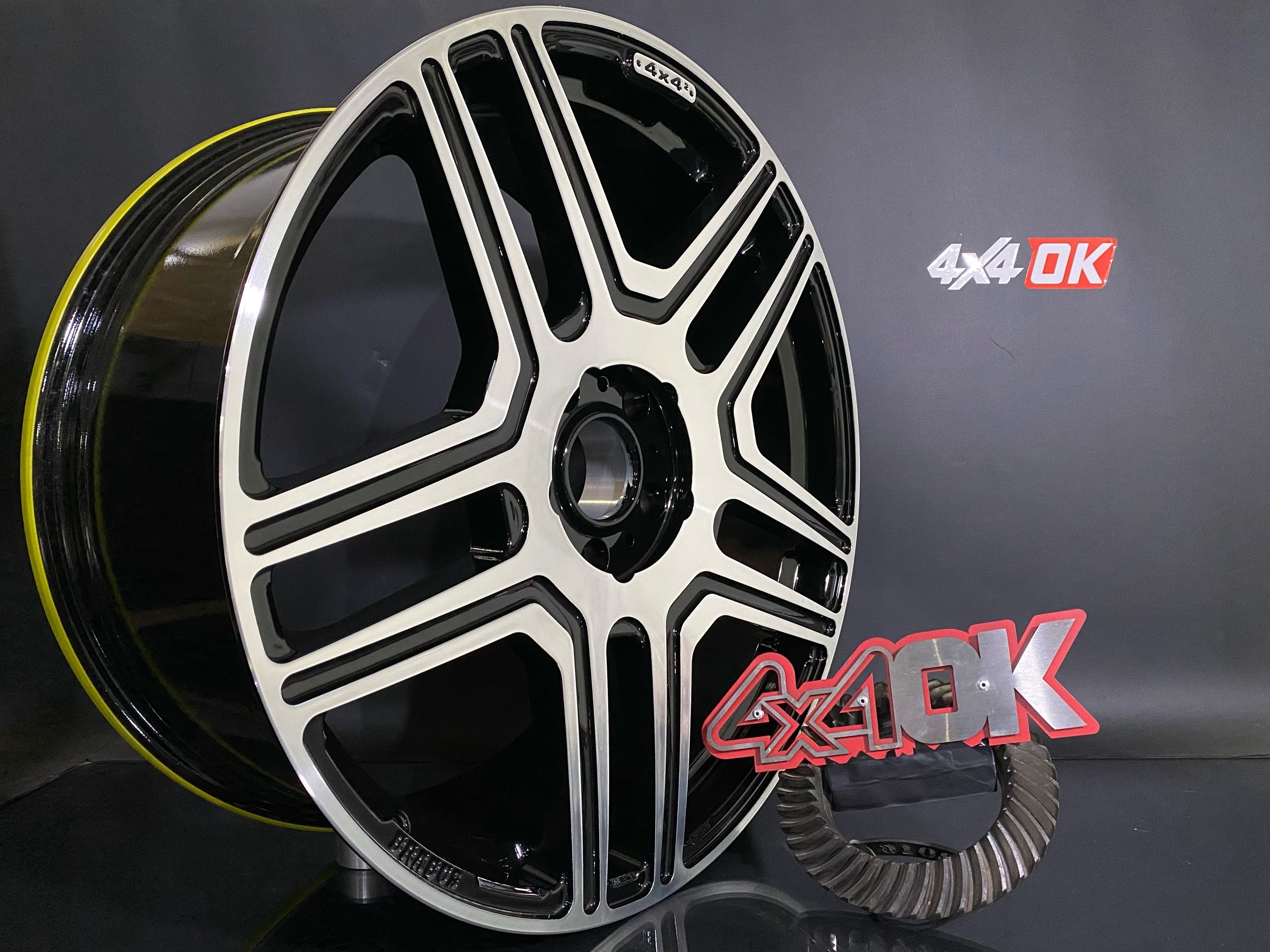 Кованые диски черные Mercedes-Benz 4x4 9.5×R22 5×130