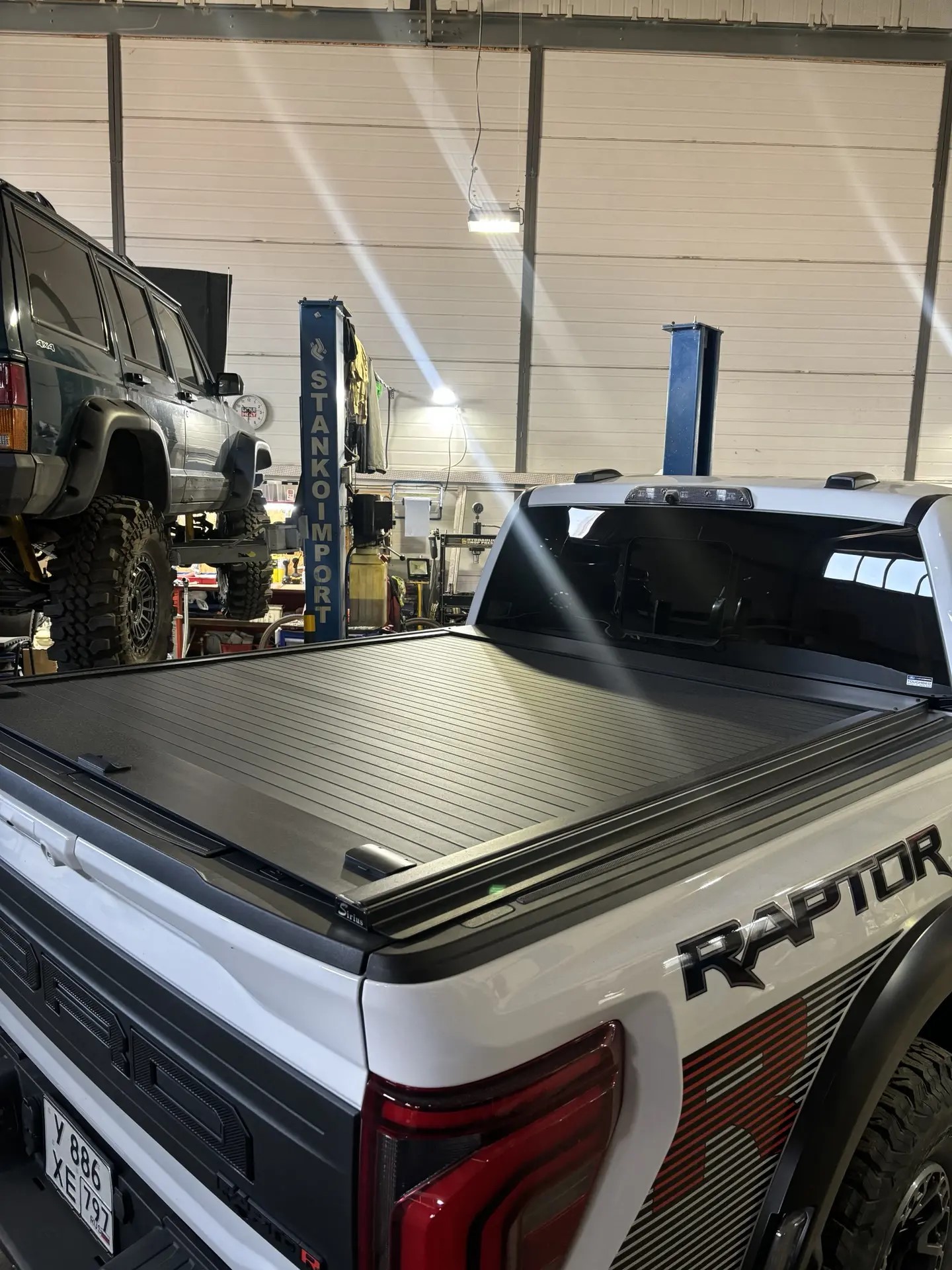 Роллета для пикапа Dodge Ram/Ford Raptor